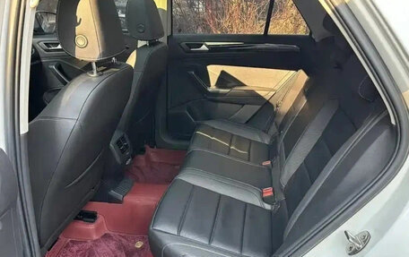 Volkswagen T-Roc I, 2023 год, 1 990 000 рублей, 11 фотография