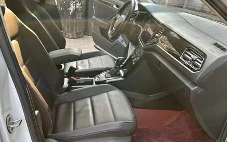 Volkswagen T-Roc I, 2023 год, 1 990 000 рублей, 13 фотография