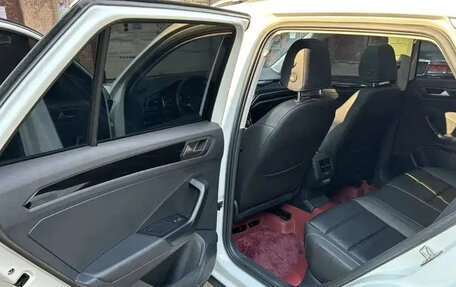 Volkswagen T-Roc I, 2023 год, 1 990 000 рублей, 14 фотография