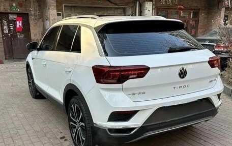 Volkswagen T-Roc I, 2023 год, 1 990 000 рублей, 4 фотография