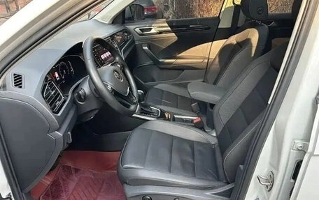 Volkswagen T-Roc I, 2023 год, 1 990 000 рублей, 6 фотография