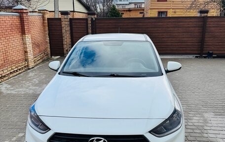 Hyundai Solaris II рестайлинг, 2019 год, 1 385 000 рублей, 5 фотография