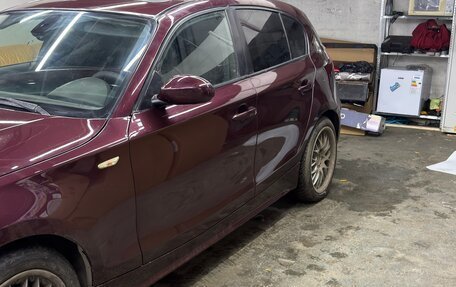 BMW 1 серия, 2006 год, 1 200 000 рублей, 16 фотография