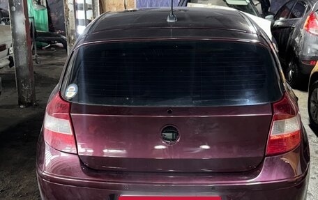 BMW 1 серия, 2006 год, 1 200 000 рублей, 21 фотография