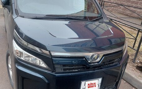 Toyota Voxy III, 2019 год, 2 200 000 рублей, 11 фотография