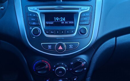 Hyundai Solaris II рестайлинг, 2016 год, 1 240 000 рублей, 13 фотография