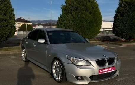 BMW 5 серия, 2004 год, 880 000 рублей, 1 фотография