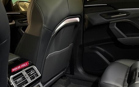 Audi Q5, 2025 год, 7 050 000 рублей, 38 фотография