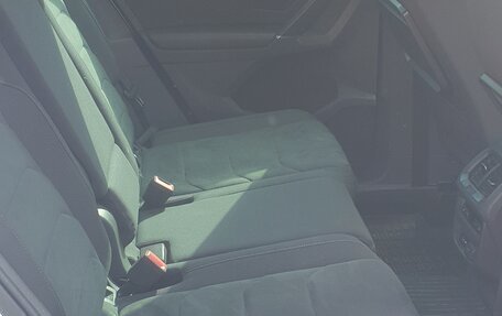 Volkswagen Tiguan II, 2018 год, 1 999 999 рублей, 8 фотография