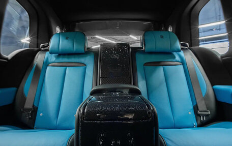 Rolls-Royce Cullinan, 2025 год, 69 000 000 рублей, 12 фотография