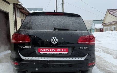 Volkswagen Touareg III, 2011 год, 1 750 000 рублей, 2 фотография