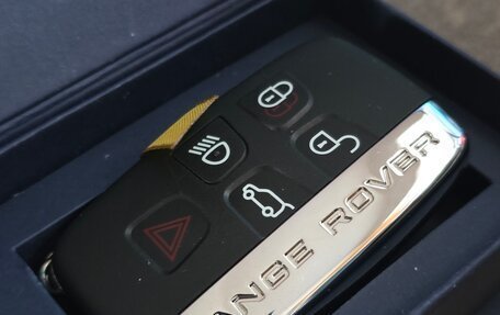 Land Rover Range Rover IV рестайлинг, 2015 год, 5 800 000 рублей, 23 фотография