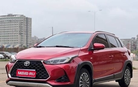 Toyota Yaris XP150 рестайлинг, 2022 год, 1 330 000 рублей, 1 фотография