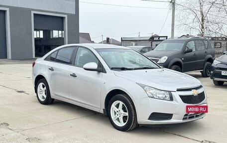 Chevrolet Cruze II, 2010 год, 630 000 рублей, 6 фотография