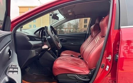 Toyota Yaris XP150 рестайлинг, 2022 год, 1 330 000 рублей, 9 фотография