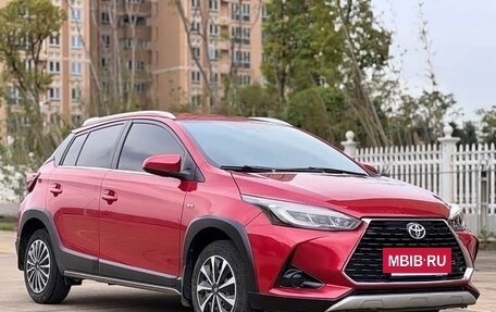 Toyota Yaris XP150 рестайлинг, 2022 год, 1 330 000 рублей, 3 фотография