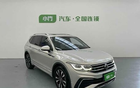 Volkswagen Tiguan II, 2023 год, 2 450 333 рублей, 3 фотография