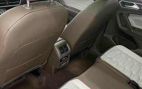 Volkswagen Tiguan II, 2023 год, 2 450 333 рублей, 12 фотография