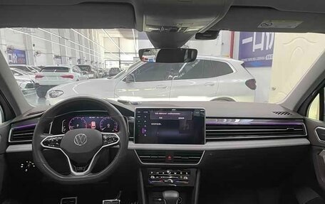 Volkswagen Tiguan II, 2023 год, 2 450 333 рублей, 7 фотография