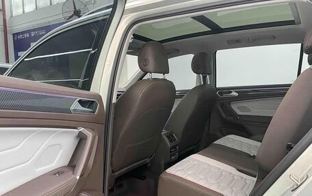 Volkswagen Tiguan II, 2023 год, 2 450 333 рублей, 11 фотография