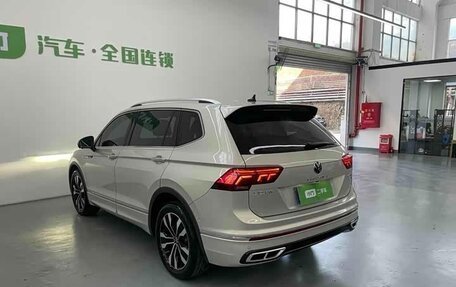 Volkswagen Tiguan II, 2023 год, 2 450 333 рублей, 4 фотография