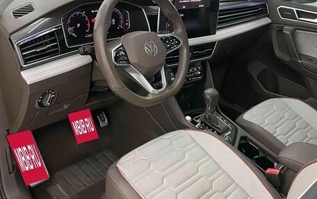 Volkswagen Tiguan II, 2023 год, 2 450 333 рублей, 8 фотография