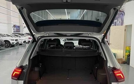 Volkswagen Tiguan II, 2023 год, 2 450 333 рублей, 26 фотография