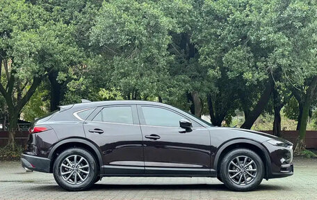 Mazda CX-4, 2022 год, 1 810 888 рублей, 5 фотография