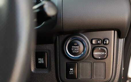 Toyota Wish II, 2012 год, 1 550 000 рублей, 16 фотография