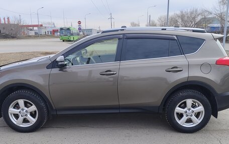 Toyota RAV4, 2014 год, 2 000 000 рублей, 2 фотография