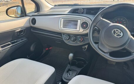 Toyota Vitz, 2014 год, 715 000 рублей, 8 фотография