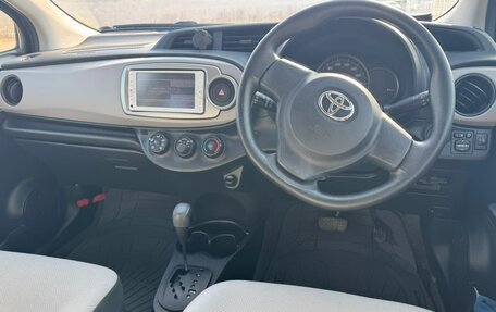 Toyota Vitz, 2014 год, 715 000 рублей, 7 фотография