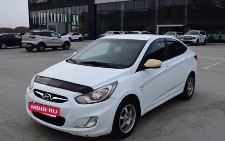 Hyundai Solaris II рестайлинг, 2013 год, 627 000 рублей, 4 фотография
