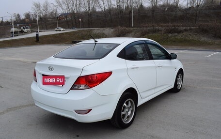 Hyundai Solaris II рестайлинг, 2013 год, 627 000 рублей, 5 фотография