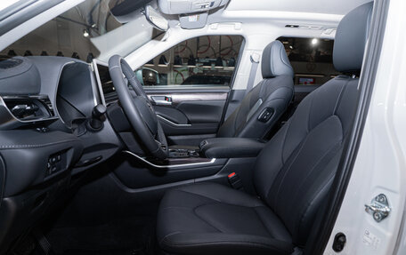 Toyota Highlander, 2026 год, 5 990 000 рублей, 22 фотография