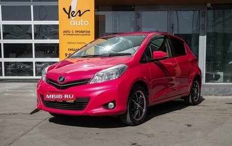 Toyota Vitz, 2011 год, 747 000 рублей, 2 фотография