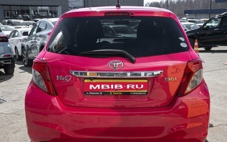 Toyota Vitz, 2011 год, 747 000 рублей, 3 фотография