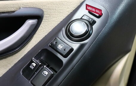 Hyundai Grand Starex Grand Starex I рестайлинг 2, 2010 год, 1 370 000 рублей, 13 фотография