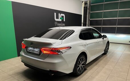 Toyota Camry, 2022 год, 3 600 000 рублей, 6 фотография