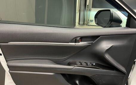 Toyota Camry, 2022 год, 3 600 000 рублей, 7 фотография