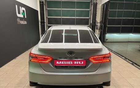 Toyota Camry, 2022 год, 3 600 000 рублей, 5 фотография