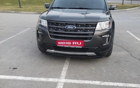 Ford Explorer VI, 2018 год, 2 800 000 рублей, 5 фотография