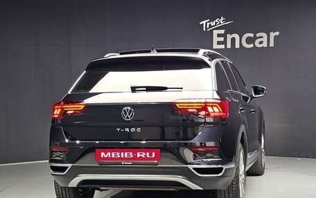 Volkswagen T-Roc I, 2022 год, 1 920 000 рублей, 3 фотография