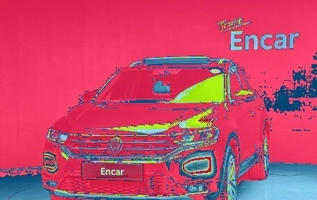 Volkswagen T-Roc I, 2022 год, 1 920 000 рублей, 2 фотография