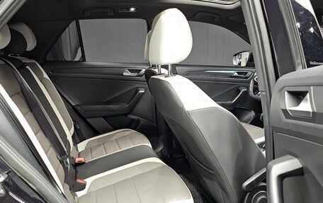 Volkswagen T-Roc I, 2022 год, 1 920 000 рублей, 10 фотография