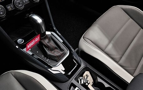 Volkswagen T-Roc I, 2022 год, 1 920 000 рублей, 8 фотография