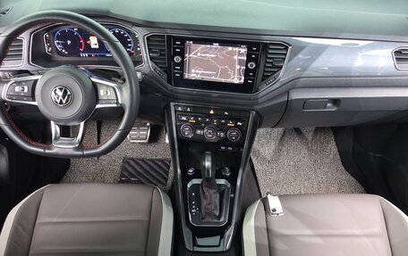 Volkswagen T-Roc I, 2022 год, 2 020 000 рублей, 7 фотография