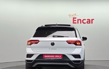 Volkswagen T-Roc I, 2022 год, 2 020 000 рублей, 4 фотография