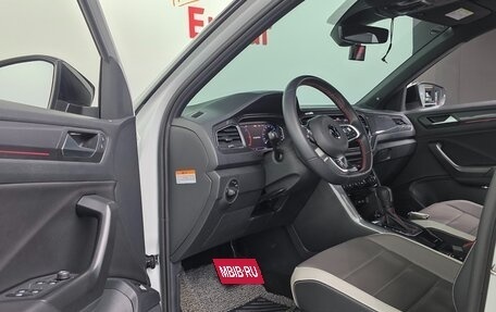 Volkswagen T-Roc I, 2022 год, 2 020 000 рублей, 12 фотография