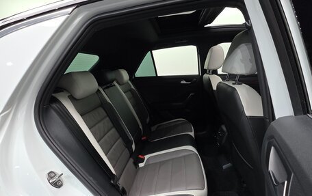 Volkswagen T-Roc I, 2022 год, 2 020 000 рублей, 19 фотография